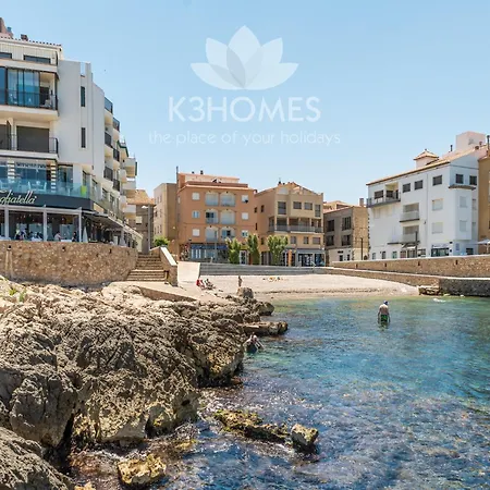 In L Escala Near Sandy Beaches Appartamento
