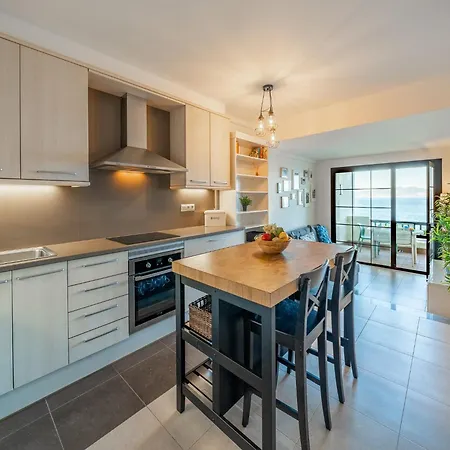 2 Bedroom In Apartment *