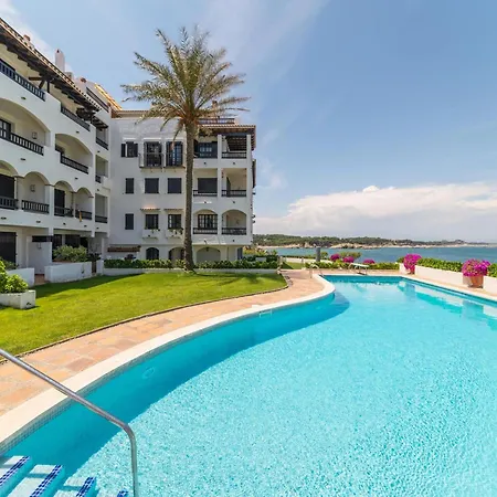 In L Escala Near Sandy Beaches *